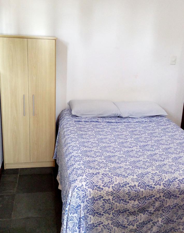 Quarto Triplo com Banheiro Privativo